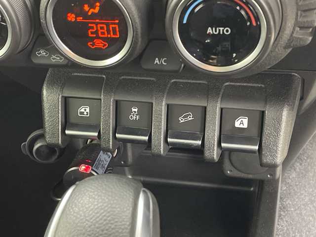 スズキ ジムニー シエラ JC 鹿児島県 2025(令7)年 0.4万km ジャングルグリーン ワンオーナー/社外ディスプレイオーディオ/バックカメラ/前後ドライブレコーダー/衝突軽減ブレーキ/車線逸脱警報/ヒルディセントコントロール/クルーズコントロール/ＥＴＣ/シートヒーター/スマートキー/純正フロアマット/保証書/取扱説明書