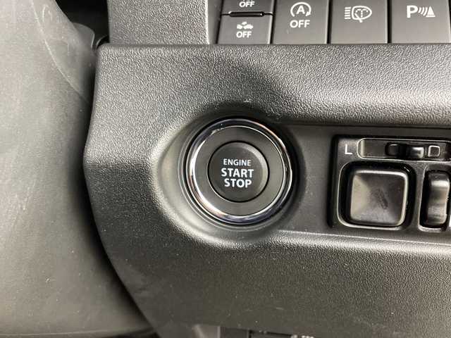 スズキ ジムニー シエラ JC 鹿児島県 2025(令7)年 0.4万km ジャングルグリーン ワンオーナー/社外ディスプレイオーディオ/バックカメラ/前後ドライブレコーダー/衝突軽減ブレーキ/車線逸脱警報/ヒルディセントコントロール/クルーズコントロール/ＥＴＣ/シートヒーター/スマートキー/純正フロアマット/保証書/取扱説明書