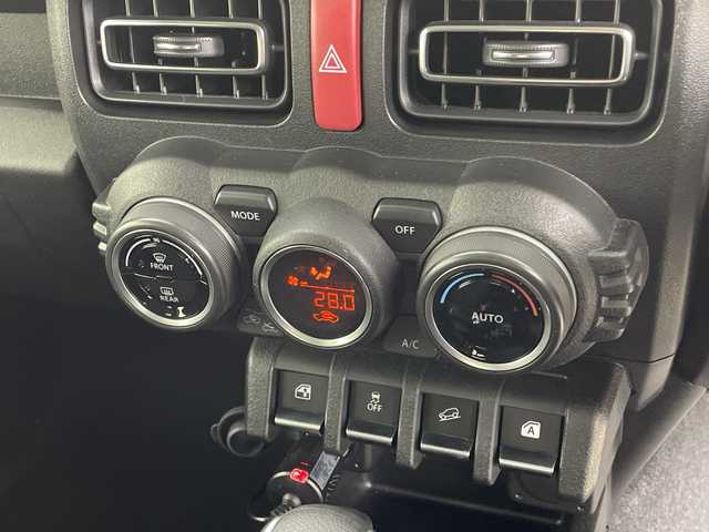 スズキ ジムニー シエラ JC 鹿児島県 2025(令7)年 0.4万km ジャングルグリーン ワンオーナー/社外ディスプレイオーディオ/バックカメラ/前後ドライブレコーダー/衝突軽減ブレーキ/車線逸脱警報/ヒルディセントコントロール/クルーズコントロール/ＥＴＣ/シートヒーター/スマートキー/純正フロアマット/保証書/取扱説明書