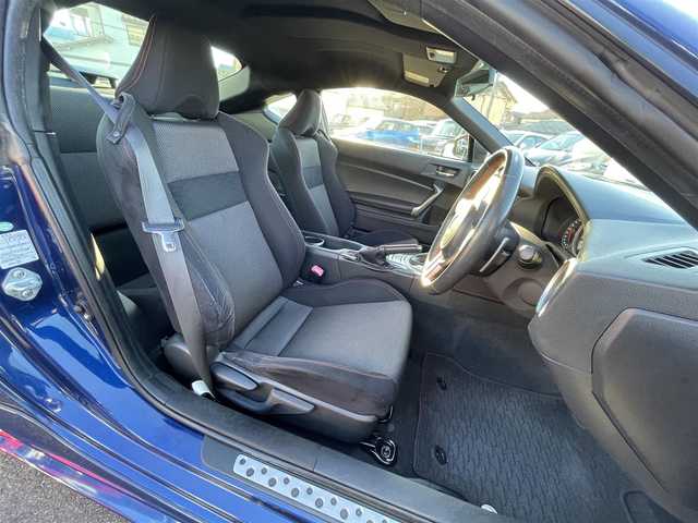 トヨタ ８６ GT 愛知県 2015(平27)年 4.9万km ギャラクシーブルーシリカ モデリスタフルエアロ/トヨタ純正7インチSDナビ【NSCP-W64】/（AM/FM/CD/DVD/BT/SD/AUX/ワンセグ）/ETC/フロントフォグライト/パドルシフト/バックカメラ/スペアキー/純正17インチアルミホイール/純正フロアマット/VSC SPORT/社外マフラー/社外シーケンシャルウィンカー/保証書