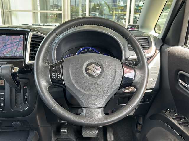 スズキ ソリオ バンディット 静岡県 2012(平24)年 9.7万km クラッシーレッドパール 社外ナビ  /（Bluetooth／CD／DVD／フルセグTV）  /両側電動スライドドア  /ビルトインETC  /LEDヘッドライト  /オートライト  /盗難防止装置 /社外アルミホイール  /社外フロアマット/パワーステアリング /パワーウィンドウ  /プッシュスタート  /スマートキー