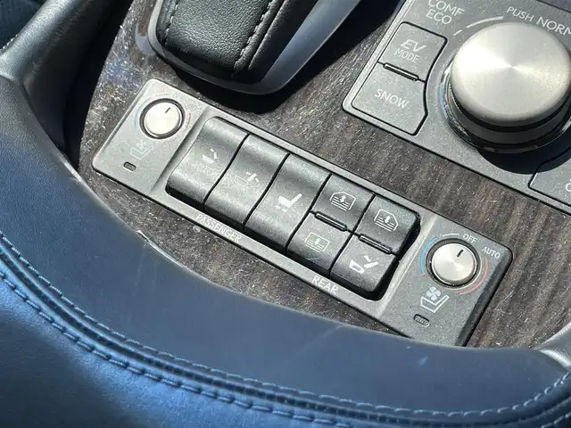 レクサス ＬＳ 600hL エグゼクティブP 道東・釧路十勝 2013(平25)年 15.6万km ブラック 4WD/サンルーフ/純正ナビ/フルセグTV/バックカメラ/ステアリングヒーター/シートヒーター/シートクーラー/パワーシート/パワーバックドア/ビルトインETC/電子パーキング/レーダークルーズコントロール/プッシュスタート/スマートキー/オートライト