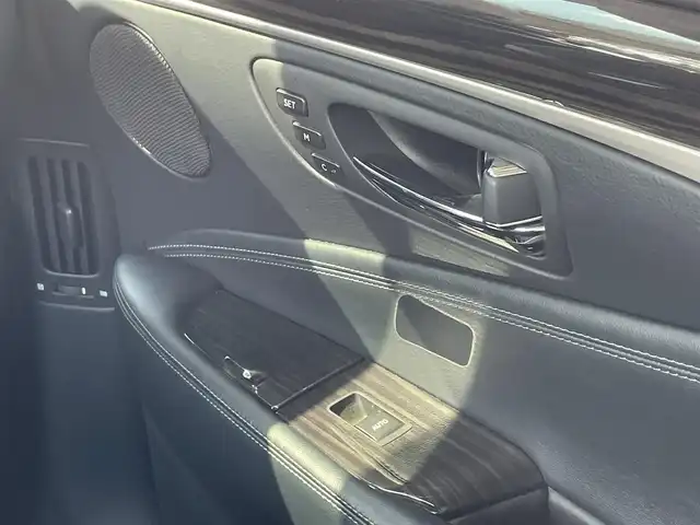 レクサス ＬＳ 600hL エグゼクティブP 道東・釧路十勝 2013(平25)年 15.6万km ブラック 4WD/サンルーフ/純正ナビ/フルセグTV/バックカメラ/ステアリングヒーター/シートヒーター/シートクーラー/パワーシート/パワーバックドア/ビルトインETC/電子パーキング/レーダークルーズコントロール/プッシュスタート/スマートキー/オートライト