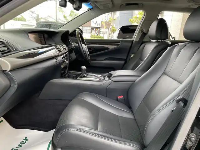 レクサス ＬＳ 600hL エグゼクティブP 和歌山県 2013(平25)年 15.6万km ブラック マークレビンソン/モデリスタエアロ/モデリスタマフラー/サンルーフ/純正メーカーナビ・フルセグTV・CD・DVD/　Bluetooth/バックカメラ/後席フリップダウンモニター/ナイトビュー/ステアリングヒーター/全席シートヒーター/全席シートクーラー/全席パワーシート/電動リア・リアサイドサンシェード/左リア電動オットマン付シート/リアマッサージ機能付シート/パワートランク/ビルトインETC/電子パーキング/レーダークルーズコントロール/LKA/BSM/プッシュスタート/スマートキー/オートライト