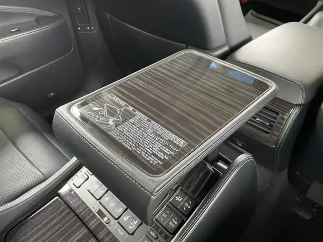 レクサス ＬＳ 600hL エグゼクティブP 和歌山県 2013(平25)年 15.6万km ブラック マークレビンソン/モデリスタエアロ/モデリスタマフラー/サンルーフ/純正メーカーナビ・フルセグTV・CD・DVD/　Bluetooth/バックカメラ/後席フリップダウンモニター/ナイトビュー/ステアリングヒーター/全席シートヒーター/全席シートクーラー/全席パワーシート/電動リア・リアサイドサンシェード/左リア電動オットマン付シート/リアマッサージ機能付シート/パワートランク/ビルトインETC/電子パーキング/レーダークルーズコントロール/LKA/BSM/プッシュスタート/スマートキー/オートライト