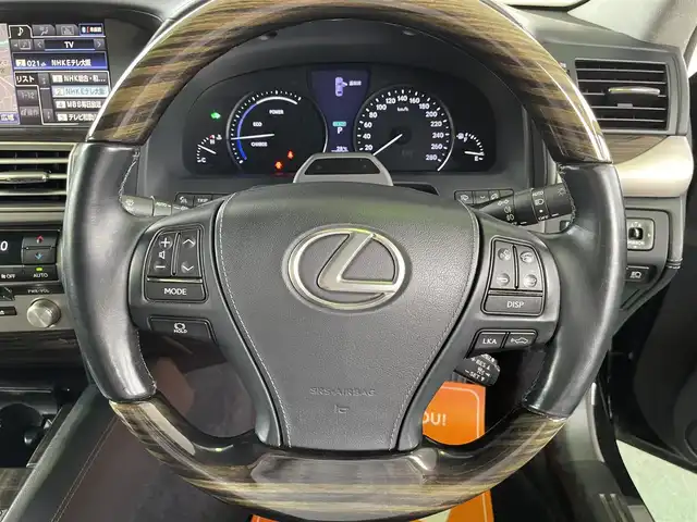 レクサス ＬＳ 600hL エグゼクティブP 和歌山県 2013(平25)年 15.6万km ブラック マークレビンソン/モデリスタエアロ/モデリスタマフラー/サンルーフ/純正メーカーナビ・フルセグTV・CD・DVD/　Bluetooth/バックカメラ/後席フリップダウンモニター/ナイトビュー/ステアリングヒーター/全席シートヒーター/全席シートクーラー/全席パワーシート/電動リア・リアサイドサンシェード/左リア電動オットマン付シート/リアマッサージ機能付シート/パワートランク/ビルトインETC/電子パーキング/レーダークルーズコントロール/LKA/BSM/プッシュスタート/スマートキー/オートライト