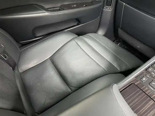 レクサス ＬＳ 600hL エグゼクティブP 和歌山県 2013(平25)年 15.6万km ブラック マークレビンソン/モデリスタエアロ/モデリスタマフラー/サンルーフ/純正メーカーナビ・フルセグTV・CD・DVD/　Bluetooth/バックカメラ/後席フリップダウンモニター/ナイトビュー/ステアリングヒーター/全席シートヒーター/全席シートクーラー/全席パワーシート/電動リア・リアサイドサンシェード/左リア電動オットマン付シート/リアマッサージ機能付シート/パワートランク/ビルトインETC/電子パーキング/レーダークルーズコントロール/LKA/BSM/プッシュスタート/スマートキー/オートライト