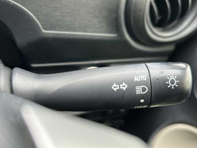 トヨタ アクア S 千葉県 2014(平26)年 3.9万km イエロー ナビＮＳＰＣ－Ｗ６４　バックカメラ　シートヒーター　ＥＴＣ　ＢＴ　ナノイー　プッシュスタート　スマートキー　フロアマット　ドアバイザー 横滑り防止 オートライト リアプライバシーガラス