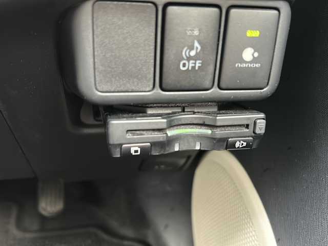 トヨタ アクア S 千葉県 2014(平26)年 3.9万km イエロー ナビＮＳＰＣ－Ｗ６４　バックカメラ　シートヒーター　ＥＴＣ　ＢＴ　ナノイー　プッシュスタート　スマートキー　フロアマット　ドアバイザー 横滑り防止 オートライト リアプライバシーガラス