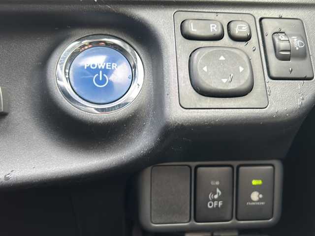 トヨタ アクア S 千葉県 2014(平26)年 3.9万km イエロー ナビＮＳＰＣ－Ｗ６４　バックカメラ　シートヒーター　ＥＴＣ　ＢＴ　ナノイー　プッシュスタート　スマートキー　フロアマット　ドアバイザー 横滑り防止 オートライト リアプライバシーガラス