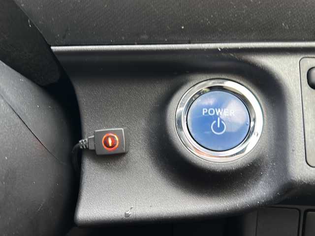トヨタ アクア S 千葉県 2014(平26)年 3.9万km イエロー ナビＮＳＰＣ－Ｗ６４　バックカメラ　シートヒーター　ＥＴＣ　ＢＴ　ナノイー　プッシュスタート　スマートキー　フロアマット　ドアバイザー 横滑り防止 オートライト リアプライバシーガラス