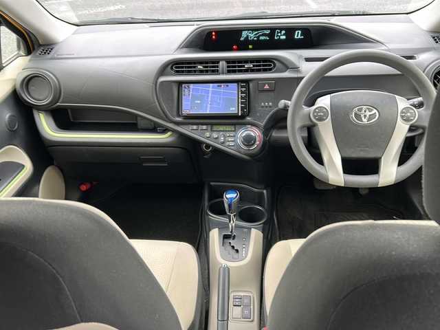 トヨタ アクア S 千葉県 2014(平26)年 3.9万km イエロー ナビＮＳＰＣ－Ｗ６４　バックカメラ　シートヒーター　ＥＴＣ　ＢＴ　ナノイー　プッシュスタート　スマートキー　フロアマット　ドアバイザー 横滑り防止 オートライト リアプライバシーガラス