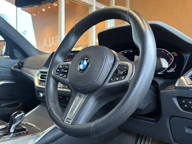 ＢＭＷ ３３０ｉ Mスポーツ 宮城県 2019(平31)年 3.8万km ミネラルグレー コンフォートＰＫＧ　/ＡＣＣ　/ＬＫＡ　/ＬＣＷ　/ｉＤｒｉｖｅナビ　/トップビュー　/黒半革　/シートヒーター　/パワーシート　/ＬＥＤヘッドライト　/純正１９インチＡＷ　/コンフォートアクセス　/パワートランク　/ワンオーナー