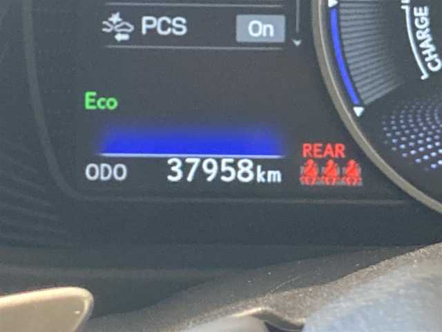レクサス ＵＸ 250h バージョンC 熊本県 2020(令2)年 3.8万km グラファイトブラックガラスフレーク ・ワンオーナー/・スマートキー/・プッシュスタート/・プリクラッシュセーフティ/・パーキングサポートアラート/・ブラインドスポットモニター/・道路標識認識/・先行車発進告知/・オートマチックハイビーム/・クルーズコントロール(追従式)/・レザーシート /・前席パワーシート/・前席シートヒーター /・ハンドルヒーター /・純正メモリナビ/　【BD・Bluetooth・USB・SD・AUX・MSV】/・フルセグTV/・全方位カメラ/・ETC2.0/・パワーバクドア/・LEDヘッドランプ/・LEDフォグランプ/・純正マット