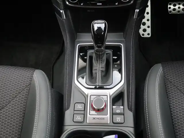 スバル フォレスター ハイブリッド アドバンス 石川県 2020(令2)年 6万km クリスタルホワイトP プリクラッシュ/車線逸脱警報/SI-DRIVE/パドルシフト/ACC/ステアリングヒーター/FRシートヒーター/Fドライブレコーダー/ETC/メモリーハイトリアゲート/運転席メモリー機能付きシート/オートライト/オートワイパー/純正フロアマット/トノカバー/コンソールボックスオプションベロア生地