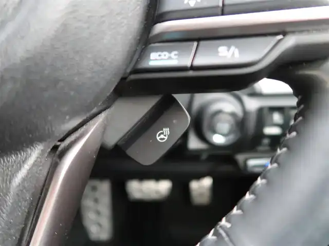 スバル フォレスター ハイブリッド アドバンス 石川県 2020(令2)年 6万km クリスタルホワイトP プリクラッシュ/車線逸脱警報/SI-DRIVE/パドルシフト/ACC/ステアリングヒーター/FRシートヒーター/Fドライブレコーダー/ETC/メモリーハイトリアゲート/運転席メモリー機能付きシート/オートライト/オートワイパー/純正フロアマット/トノカバー/コンソールボックスオプションベロア生地