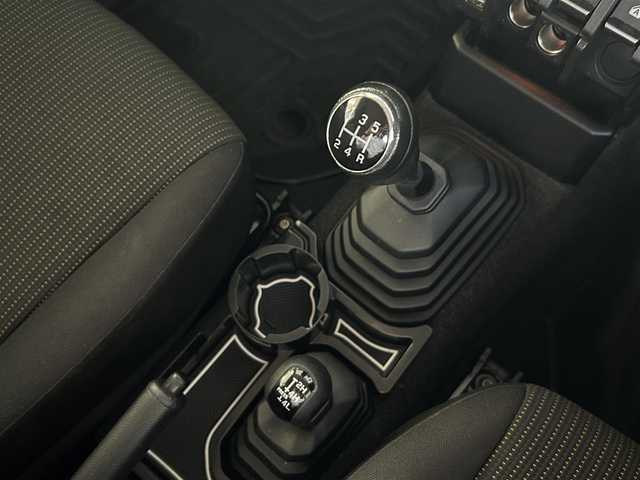 スズキ ジムニー XL 愛知県 2018(平30)年 4.9万km スペリアホワイト /4WD//社外メモリナビ(MDV-Z905W)//社外フルセグTV//AM/FM/CD/DVD/BT/iPod/USB/SD/HDMI//バックカメラ//ETC//社外メーター/社外サウンド(FOCAL)//前後ドライブレコーダー//ヒルディセントコントロール//横滑り防止装置//リヤデフォッガー//光軸調整ダイヤル//電格ミラー//純正ハロゲンライト//フロントフォグランプ//純正16インチアルミホイール//ドアバイザー//シートヒーター(D/N)//背面タイヤ//スマートキー//スペアキー1本//ダブル/サイドエアバッグ//イモビライザー//衝突安全ボディー//取扱説明書//ナビ説明書//保証書