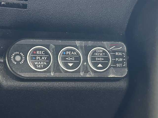 スズキ ジムニー XL 愛知県 2018(平30)年 4.9万km スペリアホワイト /4WD//社外メモリナビ(MDV-Z905W)//社外フルセグTV//AM/FM/CD/DVD/BT/iPod/USB/SD/HDMI//バックカメラ//ETC//社外メーター/社外サウンド(FOCAL)//前後ドライブレコーダー//ヒルディセントコントロール//横滑り防止装置//リヤデフォッガー//光軸調整ダイヤル//電格ミラー//純正ハロゲンライト//フロントフォグランプ//純正16インチアルミホイール//ドアバイザー//シートヒーター(D/N)//背面タイヤ//スマートキー//スペアキー1本//ダブル/サイドエアバッグ//イモビライザー//衝突安全ボディー//取扱説明書//ナビ説明書//保証書