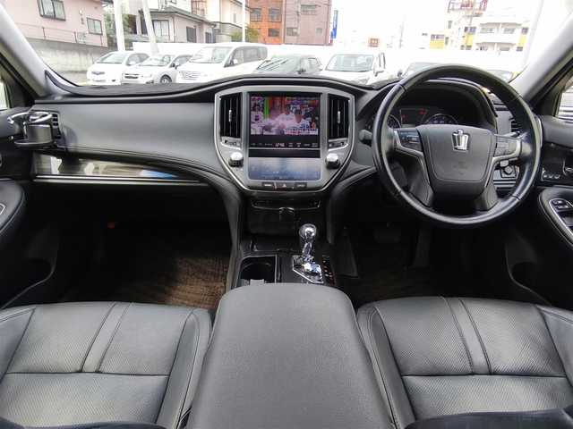 トヨタ クラウン アスリート G 熊本県 2013(平25)年 12.7万km プレシャスブラックパール 社外エアロ/柿本改マフラー/純正HDDナビ/【フルセグテレビ/Bluetooth/CD/DVD】/バックカメラ/プリクラッシュセーフティ/クリアランスソナー/レーダークルーズコントロール/レザーシート/前席パワーシート/運転席メモリシート/D/Nシートヒーター/D/Nシートクーラー/ステアリングスイッチ/パドルシフト/前後ドライブレコーダー/純正18インチAW/積み込みWORKアルミホイール4本/サマータイヤ3分山/(235-35-20・275-30-20)/プッシュスタート/スマートキー