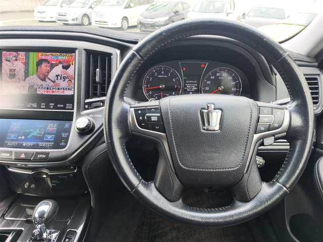 トヨタ クラウン アスリート G 熊本県 2013(平25)年 12.7万km プレシャスブラックパール 社外エアロ/柿本改マフラー/純正HDDナビ/【フルセグテレビ/Bluetooth/CD/DVD】/バックカメラ/プリクラッシュセーフティ/クリアランスソナー/レーダークルーズコントロール/レザーシート/前席パワーシート/運転席メモリシート/D/Nシートヒーター/D/Nシートクーラー/ステアリングスイッチ/パドルシフト/前後ドライブレコーダー/純正18インチAW/積み込みWORKアルミホイール4本/サマータイヤ3分山/(235-35-20・275-30-20)/プッシュスタート/スマートキー