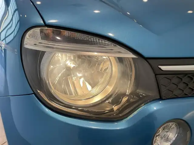 ルノー トゥインゴ インテンス 愛知県 2017(平29)年 6.8万km 青 純正アルミホイール/クルーズコントロール　/純正オーディオ　/Ｂｌｕｅｔｏｏｔｈ　/オートエアコン　/オートライト　/コーナーセンサー　/アイドリングストップ　/ＥＴＣ