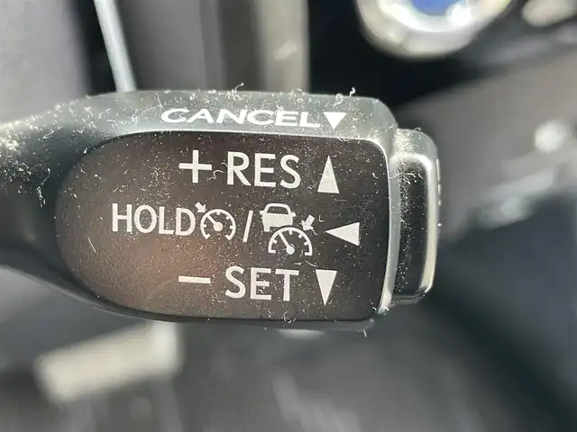 トヨタ プリウス A 岡山県 2016(平28)年 7.8万km アティチュードブラックマイカ 登録時走行距離77325km/ムーンルーフ/モデリスタフルエアロ/純正9インチナビ/フルセグTV(AM/FM/CD/DVD/Bluetooth)/バックカメラ/ビルトインETC/ヘッドアップディスプレイ/トヨタセーフティセンス/・ブラインドスポットモニター/・レーダークルーズコントロール/・アドバンストパーク/・プリクラッシュセーフティ/・オートマチックハイビーム/・レーントレーシングアシスト/純正フロアマット/15インチ純正AW/プッシュスタート/スマートキー×2