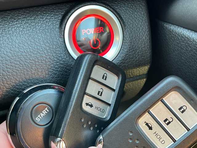 ホンダ インサイト EX 道東・釧路十勝 2019(平31)年 7.2万km クリスタルブラックパール 無限フルエアロ/無限グリル/ハーフレザー/純正エンジンスターター/ギャザーズメモリナビ　/　(AM/FM/CD/DVD/BT/HDMI)/フルセグTV/バックカメラ/衝突被害軽減ブレーキ/レーンキープアシスト/誤発進抑制機能/後方誤発進抑制機能/ブラインドスポットインフォメーション/レーダークルーズコントロール/後コーナーセンサー/前席シートヒーター/前席パワーシート/2.0ETC/パドルシフト/横滑り防止装置/電動パーキング/ブレーキホールド/LEDヘッドライト/LEDフォグランプ/革巻きステアリング/ステアリングスイッチ/スペアキー