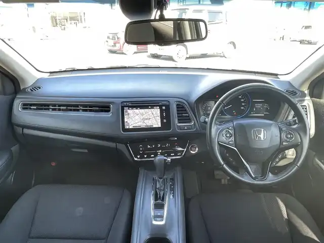 ホンダ ヴェゼル 群馬県 2016(平28)年 16.3万km クリスタルブラックパール ホンダセンシング/・衝突軽減ブレーキシステム/・アクティブクルーズコントロール/・車線維持支援システム/純正インターナビゲーション/（CD/DVD/HDMI/BT/USB/ワンセグTV）/バックカメラ/ビルトインETC/ステアリングスイッチ/アイドリングストップ/LEDヘッドライト/フォグライト/電格ミラー/ドアバイザー/純正フロアマット/純正16インチアルミホイール