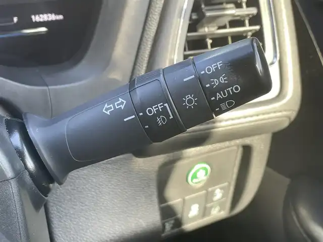 ホンダ ヴェゼル 群馬県 2016(平28)年 16.3万km クリスタルブラックパール ホンダセンシング/・衝突軽減ブレーキシステム/・アクティブクルーズコントロール/・車線維持支援システム/純正インターナビゲーション/（CD/DVD/HDMI/BT/USB/ワンセグTV）/バックカメラ/ビルトインETC/ステアリングスイッチ/アイドリングストップ/LEDヘッドライト/フォグライト/電格ミラー/ドアバイザー/純正フロアマット/純正16インチアルミホイール