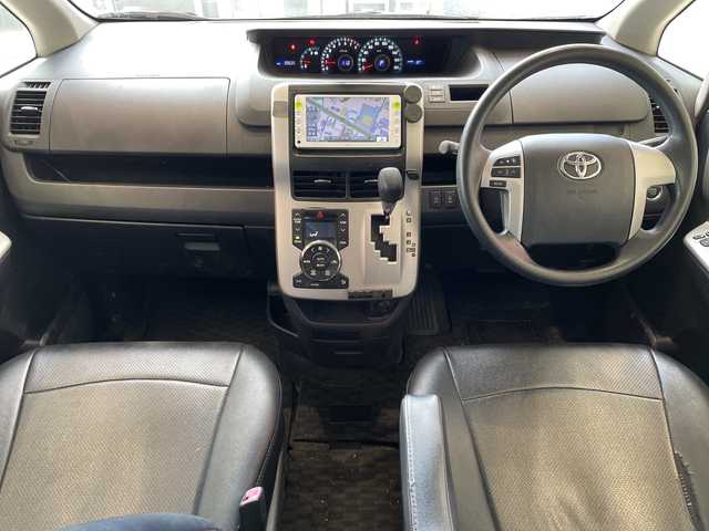 トヨタ ノア X スマートエディション 埼玉県 2011(平23)年 10万km ホワイトパールクリスタルシャイン 純正ナビ/　　CD/ワンセグTV/バックカメラ/両側パワースライドドア/HIDオートライト/ステアリングスイッチ/プッシュスタート/ETC/禁煙車