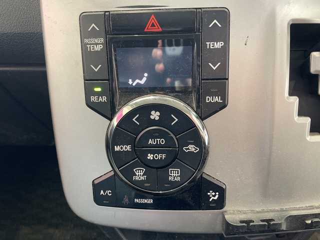 トヨタ ノア X スマートエディション 埼玉県 2011(平23)年 10万km ホワイトパールクリスタルシャイン 純正ナビ/　　CD/ワンセグTV/バックカメラ/両側パワースライドドア/HIDオートライト/ステアリングスイッチ/プッシュスタート/ETC/禁煙車