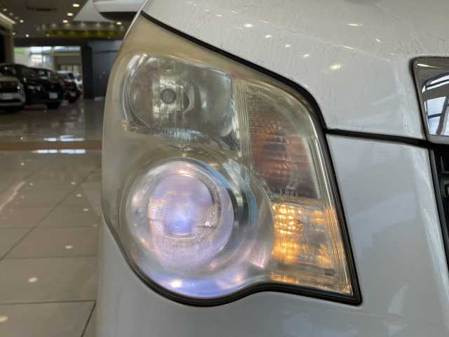 トヨタ ノア X スマートエディション 埼玉県 2011(平23)年 10万km ホワイトパールクリスタルシャイン 純正ナビ/　　CD/ワンセグTV/バックカメラ/両側パワースライドドア/HIDオートライト/ステアリングスイッチ/プッシュスタート/ETC/禁煙車