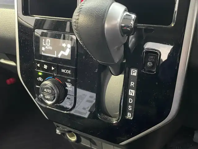 ダイハツ トール カスタムG SAⅡ 埼玉県 2018(平30)年 11.1万km ブラックマイカメタリック (株)IDOMが運営する【じしゃロン川越店】の自社ローン専用車両になります。こちらは現金またはオートローンご利用時の価格です。自社ローンご希望の方は別途その旨お申付け下さい/社外ナビ(CN-RE07WD)/Ｂカメラ/ＴＶ/ＣＤ／ＤＶＤ/ＢＴ　/両側パワースライドドア/衝突軽減ブレーキ　/車線逸脱警告/クルーズコントロール/純正アルミ付きサマータイヤ有り/ＬＥＤ/ＥＴＣ/スマートキー