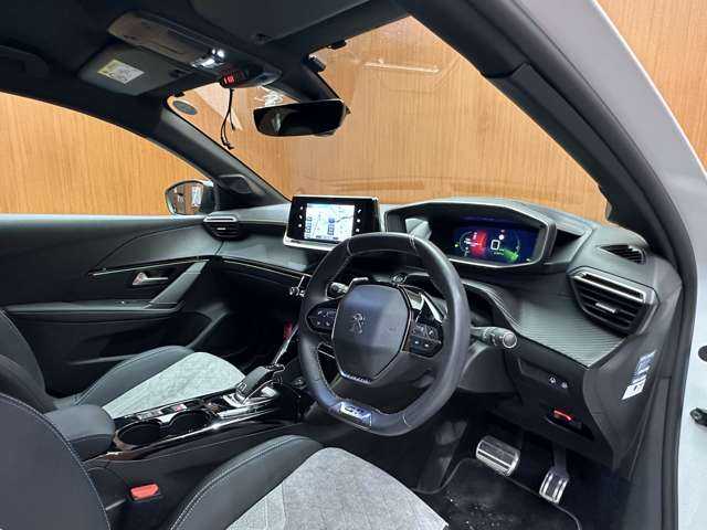 プジョー ２０８ GT ライン 千葉県 2020(令2)年 2.2万km パール ＡＣＣ　/ハーフレザーシート　/ナビ　/Ｂｌｕｅｔｏｏｔｈ接続　/Ｂカメラ　/フルＬＥＤヘッドライト　/インテリジェントハイビーム　/衝突軽減Ｂ　/ブラインドスポット　/レーンキープアシスト　/スマートキー　/ＥＴＣ