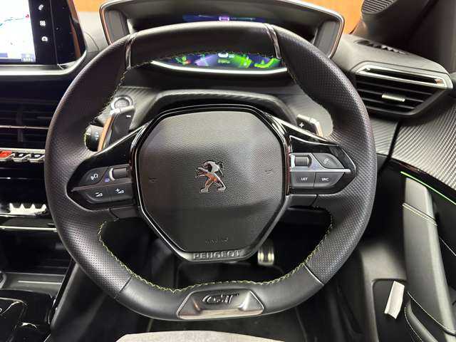 プジョー ２０８ GT ライン 千葉県 2020(令2)年 2.2万km パール ＡＣＣ　/ハーフレザーシート　/ナビ　/Ｂｌｕｅｔｏｏｔｈ接続　/Ｂカメラ　/フルＬＥＤヘッドライト　/インテリジェントハイビーム　/衝突軽減Ｂ　/ブラインドスポット　/レーンキープアシスト　/スマートキー　/ＥＴＣ