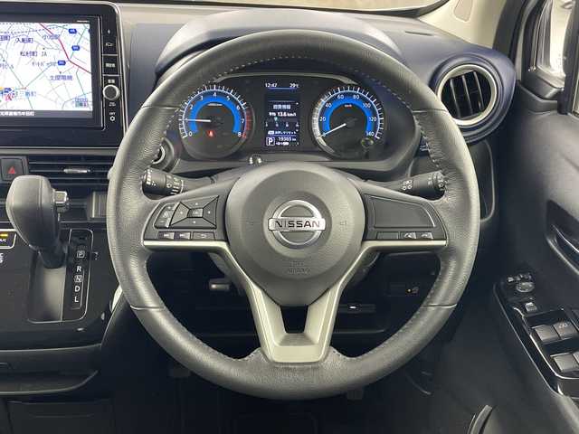 日産 デイズ ハイウェイスターG ターボ 愛知県 2019(令1)年 2万km ホワイトパール 禁煙車/ターボ/純正9インチナビ/（CD/DVD/Bluetooth/フルセグTV/AM/FM)/全方位カメラ/エマージェンシーブレーキ/セーフティシールドスイッチ/クリアランスソナー/オートマチックハイビーム/ドライブレコーダー/ETC/純正アルミホイール/スマートキー/スペアキー有/LEDヘッドライト/横滑り防止装置/純正フロアマット/アイドリングストップ