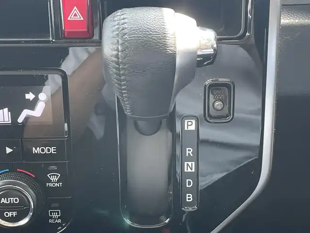 トヨタ ルーミー カスタムG－T 滋賀県 2020(令2)年 5.1万km ブラックマイカメタリック 純正９型ナビ/・Bluetooth/フルセグ/・CD/DVD/バックカメラ/革巻きステアリング/ステアリングリモコン/ETC/クルーズコントロール/両側パワースライドドア/前席シートヒーター/オートハイビーム/LEDオートライト/フォグライト/プリクラッシュセーフティ/スマートキー