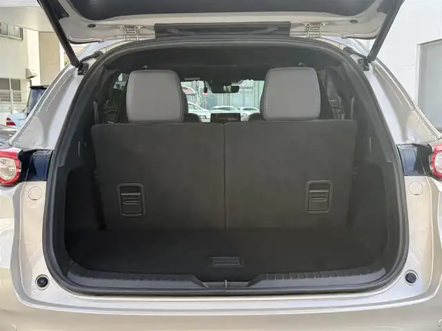 マツダ ＣＸ－８ 25S Lパッケージ 愛知県 2022(令4)年 2.6万km プラチナクォーツメタリック /禁煙車//ワンオーナー//サンルーフ//BOSEサウンド//メーカーナビ//フルセグ/USB/ACP/AA/BT//アラウンドビューモニター//前後ドライブレコーダー//ワイヤレス充電//黒革シート//前席パワーシート//運転席シートメモリー//前後シートヒーター//電動パーキングブレーキ//オートホールド//自動防眩ルームミラー//MTモード付AT//LEDオートライト//フォグランプ//オートハイビーム//オートワイパー//オートリトラウィンカーミラー//本革シート//本革巻きステアリング//ステアリングヒーター//パワーバックドア（ハンズフリー機能付き）//ルーフレール//スマートキー//スペアキー//プッシュスタート//ETC//SBS//MRCC//LAS//DAA//TSR//BSM//誤発進抑制機能//アドバンスドSCBS//RCTA//TCS//DSC//i-stop//パーキングセンサー//純正フロアマット//純正19AW//取扱説明書//ナビ取扱説明書//保証書//点検整備記録簿R4