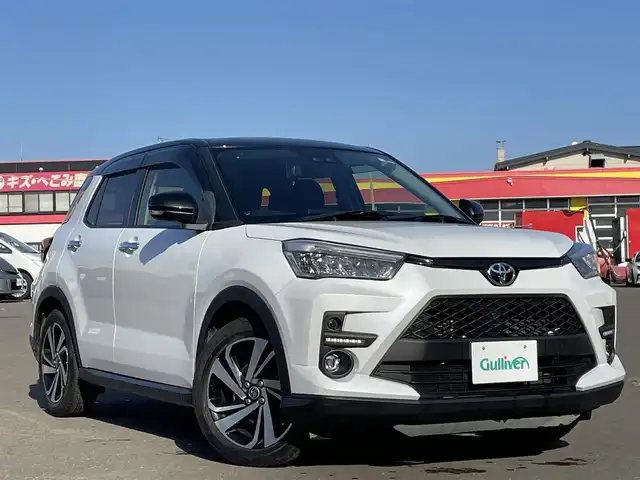 トヨタ ライズ Z 道東・釧路十勝 2020(令2)年 5.1万km ブラックマイカメタリック/シャイニングホワイトパール 4WD/寒冷地仕様/スマートアシスト搭載/・衝突警報機能/ (対車両/対歩行者)/・衝突回避支援ブレーキ機能/ (対車両/対歩行者)/・ブレーキ制御付誤発進抑制機能/ (前方/後方)/・車線逸脱警報機能/・先行車発進お知らせ機能/・標識認識機能/・全車速追従機能付ACC/・LKC(レーンキープコントロール)/・BSM(ブラインドスポットモニター)/・オートハイビーム/・ADB(アダプティブドライビングビーム)/純正ディスプレイオーディオ/ (FM/AM/BT)/フルセグTV/バックカメラ/全方位カメラ/革巻きステアリング/ステアリングスイッチ/シートヒーター/ (運転席/助手席)/プッシュスタート/スマートキー/スペアキー/純正エンジンスターター/純正17インチAW/社外16インチAW付スタッドレスタイヤ積込/純正LEDヘッドライト/フォグランプ/ (フロント/リア)/ウインカーミラー/電動格納ミラー/純正ドアバイザー/純正フロアマット/横滑り防止装置/アイドリングストップ/ナビ取扱説明書/取扱説明書/保証書