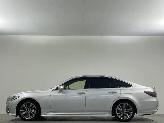 トヨタ クラウン ハイブリッド RS アドバンス 埼玉県 2021(令3)年 2.1万km シルバーM 純正１０．５型ナビ　温冷シート　Ｂカメラ　ＢＳＭ　ＨＵＤ　ＬＥＤヘッドライト　ビルトインＥＴＣ　ドライブレコーダー　パワーシート　フルセグ　ＢＴ　ＵＳＢ　ＭＴモード付ＡＴ　追従走行 衝突被害軽減 ステアリングヒーター　オートハイビーム　レーンキープ　コーナーセンサー　純正フロアマット　スマートキー　プッシュスタート　アイドリングストップ　