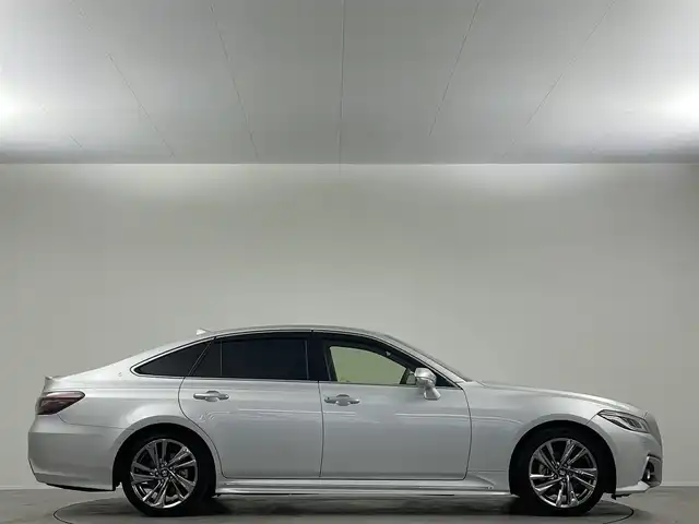 トヨタ クラウン ハイブリッド RS アドバンス 埼玉県 2021(令3)年 2.1万km シルバーM 純正１０．５型ナビ　温冷シート　Ｂカメラ　ＢＳＭ　ＨＵＤ　ＬＥＤヘッドライト　ビルトインＥＴＣ　ドライブレコーダー　パワーシート　フルセグ　ＢＴ　ＵＳＢ　ＭＴモード付ＡＴ　追従走行 衝突被害軽減 ステアリングヒーター　オートハイビーム　レーンキープ　コーナーセンサー　純正フロアマット　スマートキー　プッシュスタート　アイドリングストップ　
