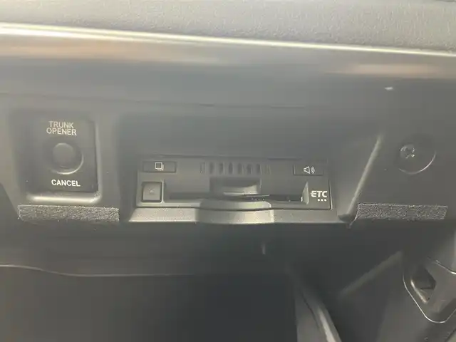 トヨタ クラウン ハイブリッド RS アドバンス 埼玉県 2021(令3)年 2.1万km シルバーM 純正１０．５型ナビ　温冷シート　Ｂカメラ　ＢＳＭ　ＨＵＤ　ＬＥＤヘッドライト　ビルトインＥＴＣ　ドライブレコーダー　パワーシート　フルセグ　ＢＴ　ＵＳＢ　ＭＴモード付ＡＴ　追従走行 衝突被害軽減 ステアリングヒーター　オートハイビーム　レーンキープ　コーナーセンサー　純正フロアマット　スマートキー　プッシュスタート　アイドリングストップ　