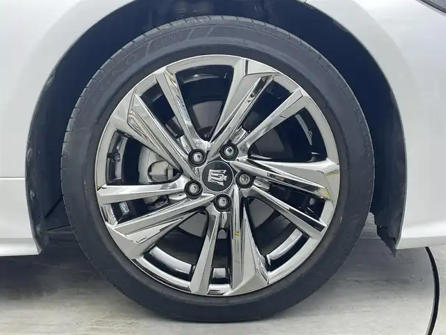 トヨタ クラウン ハイブリッド RS アドバンス 埼玉県 2021(令3)年 2.1万km シルバーM 純正１０．５型ナビ　温冷シート　Ｂカメラ　ＢＳＭ　ＨＵＤ　ＬＥＤヘッドライト　ビルトインＥＴＣ　ドライブレコーダー　パワーシート　フルセグ　ＢＴ　ＵＳＢ　ＭＴモード付ＡＴ　追従走行 衝突被害軽減 ステアリングヒーター　オートハイビーム　レーンキープ　コーナーセンサー　純正フロアマット　スマートキー　プッシュスタート　アイドリングストップ　