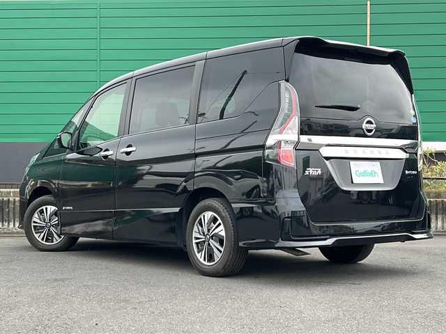 日産 セレナ e－パワー ハイウェイスター V 茨城県 2019(令1)年 6.6万km ダイヤモンドブラック 純正ナビゲーション/CD/DVD/Bluetooth/フルセグ/アラウンドビューモニター/クルーズコントロール/コーナーセンサー/レーンキープアシスト/衝突被害軽減衛ステム/プッシュスタート/スマートキー/ビルトインETC/ドライブレコーダー/両側パワースライドドア/純正AW/オートライト/LEDヘッドライト/純正フロアマット