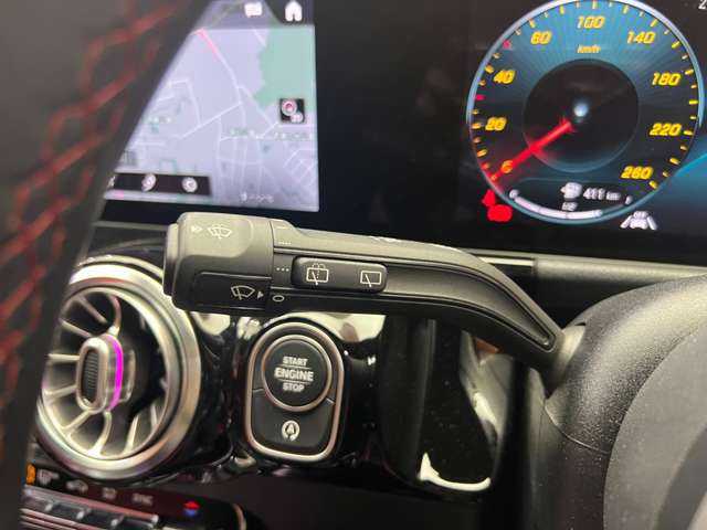 メルセデス・ベンツ Ｂ２００ｄ AMGライン 千葉県 2019(令1)年 2万km モハーベシルバー ＡＭＧレザーエクスクルーシブＰＫＧ　/パノラマＳＲ　/赤黒革シート　/ＡＣＣ　/ナビ　/ＴＶ　/Ｂｌｕｅｔｏｏｔｈ接続　/３６０°電動シート　/シートＨ　/電動リアゲート　/アンビエントライト　/衝突軽減Ｂ　/ＢＳＭ　/ＬＫＡ