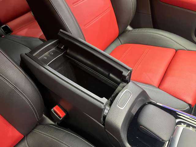 メルセデス・ベンツ Ｂ２００ｄ AMGライン 千葉県 2019(令1)年 2万km モハーベシルバー ＡＭＧレザーエクスクルーシブＰＫＧ　/パノラマＳＲ　/赤黒革シート　/ＡＣＣ　/ナビ　/ＴＶ　/Ｂｌｕｅｔｏｏｔｈ接続　/３６０°電動シート　/シートＨ　/電動リアゲート　/アンビエントライト　/衝突軽減Ｂ　/ＢＳＭ　/ＬＫＡ