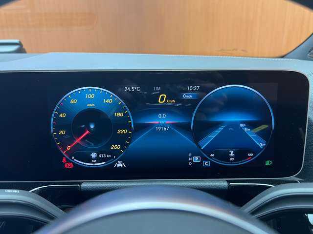 メルセデス・ベンツ Ｂ２００ｄ AMGライン 千葉県 2019(令1)年 2万km モハーベシルバー ＡＭＧレザーエクスクルーシブＰＫＧ　/パノラマＳＲ　/赤黒革シート　/ＡＣＣ　/ナビ　/ＴＶ　/Ｂｌｕｅｔｏｏｔｈ接続　/３６０°電動シート　/シートＨ　/電動リアゲート　/アンビエントライト　/衝突軽減Ｂ　/ＢＳＭ　/ＬＫＡ