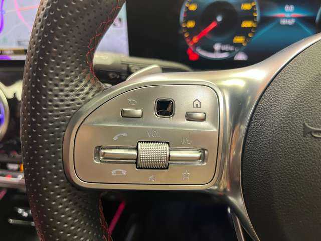 メルセデス・ベンツ Ｂ２００ｄ AMGライン 千葉県 2019(令1)年 2万km モハーベシルバー ＡＭＧレザーエクスクルーシブＰＫＧ　/パノラマＳＲ　/赤黒革シート　/ＡＣＣ　/ナビ　/ＴＶ　/Ｂｌｕｅｔｏｏｔｈ接続　/３６０°電動シート　/シートＨ　/電動リアゲート　/アンビエントライト　/衝突軽減Ｂ　/ＢＳＭ　/ＬＫＡ