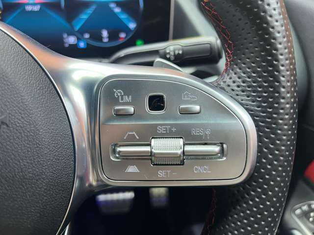 メルセデス・ベンツ Ｂ２００ｄ AMGライン 千葉県 2019(令1)年 2万km モハーベシルバー ＡＭＧレザーエクスクルーシブＰＫＧ　/パノラマＳＲ　/赤黒革シート　/ＡＣＣ　/ナビ　/ＴＶ　/Ｂｌｕｅｔｏｏｔｈ接続　/３６０°電動シート　/シートＨ　/電動リアゲート　/アンビエントライト　/衝突軽減Ｂ　/ＢＳＭ　/ＬＫＡ