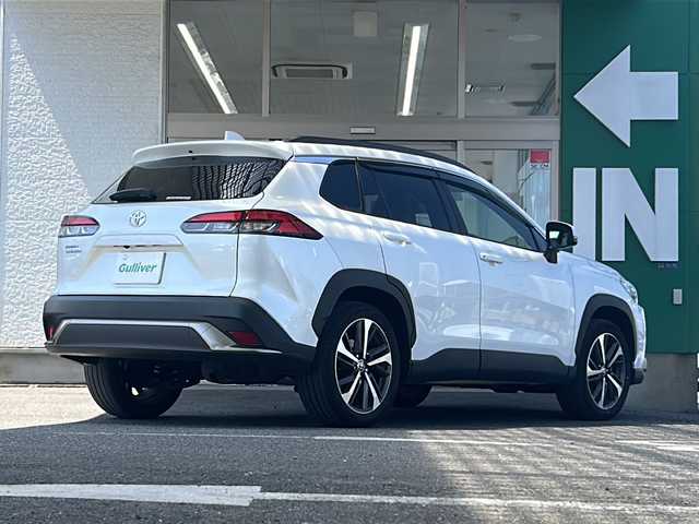 トヨタ カローラ クロス Z 愛知県 2023(令5)年 2.8万km プラチナホワイトパールマイカ 禁煙車/ワンオーナー/ハーフレザーシート/パノラマルーフ/純正メーカーナビ/Miracast/パノラマミックビューモニター/前後ドライブレコーダー/純正ビルトインETC2.0/ブラインドスポットモニター/アダプティプクルーズコントロール/レーンキープアシスト/パノラマミックビューモニター/ルーフレール/T-Connect/Bluetooth/ステアリングリモコン/前後コーナーセンサー/クリアランスソナー/シートヒーター（D/N席）/パワーシート（D席）/電動格納ミラー/AUTOHOLD/AUTOライト/AUTOハイビーム/純正LEDヘッドライト/フォグランプ/ドアバイザー/純正アルミ/純正フロアマット/取説/保証書